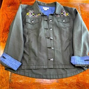 Ariat olive green Embroidered Denim Jacket
Size large ✨ NWOT